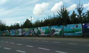 Banery z historią i teraźniejszością miasta przy ul. Kościuszki.