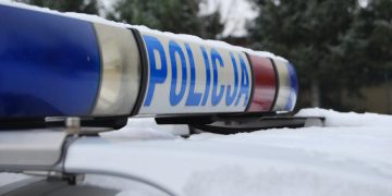 Pijany leżał przy drodze – służby powiadomił zaniepokojony kierowca