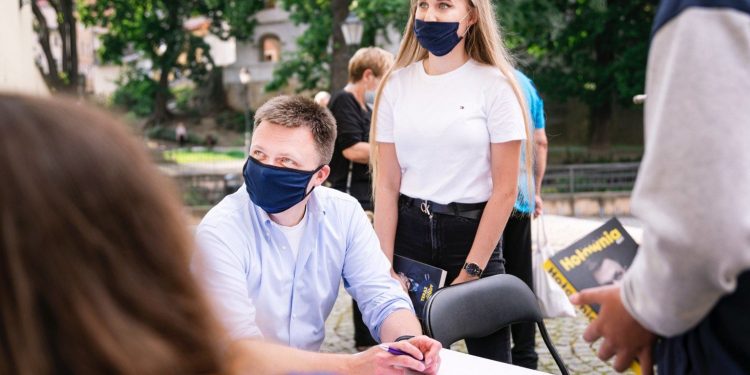 Wzrok Szymona zahipnotyzował radnych Dobra Wspólnego