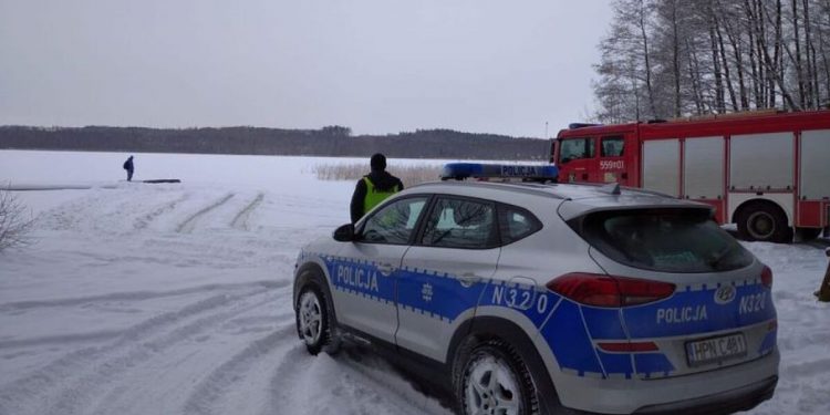 Służby ratowały 30-latkowi życie i zdrowie, a on był agresywny i wulgarny