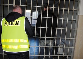 Kolejny nietrzeźwy i poszukiwany zatrzymany przez ełckich policjantów