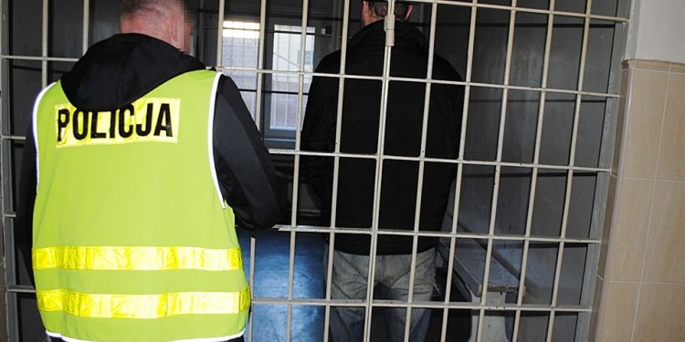 Kolejny nietrzeźwy i poszukiwany zatrzymany przez ełckich policjantów