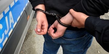 Ukradł perfumy, szczoteczki do zębów i trafił do zakładu karnego, bo był poszukiwany