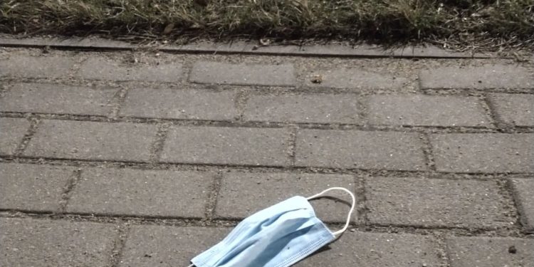 Listy do redakcji – sami „nakręcamy” pandemię?