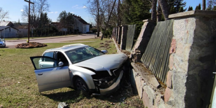 Nie zatrzymał się do kontroli drogowej, bo miał dożywotni zakaz prowadzenia pojazdów i narkotyki w aucie, a audi, którym jechał figurowało jako utracone na terytorium Niemiec