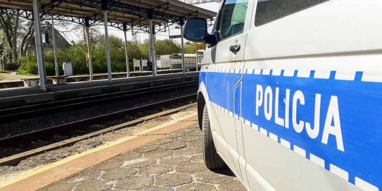 Podróż pociągiem zakończyła się w policyjnej celi