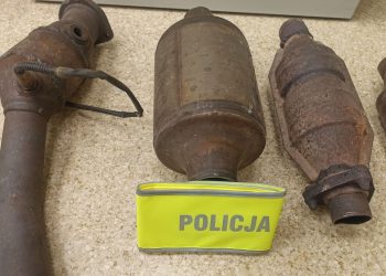Kradli katalizatory – trzej mężczyźni usłyszeli zarzuty