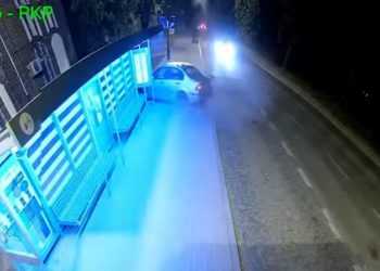 Policjanci zatrzymali 25-latka, który w piątkową noc niebezpiecznie jeździł po mieście [FILM]