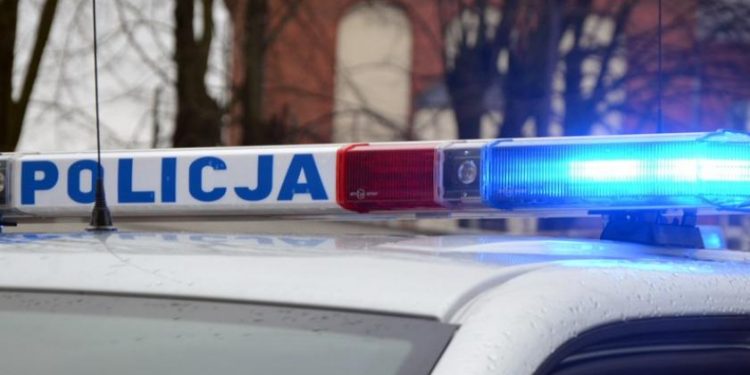 Nietrzeźwi bracia jechali motorowerem – jeden z nich był poszukiwany