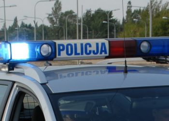 Policjanci pomogli krwawiącemu mężczyźnie dotrzeć do szpitala