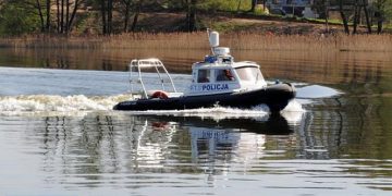 Nietrzeźwi na rowerach wodnych i łodzi