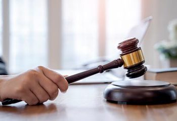 Złamał policyjny zakaz zbliżania się do żony.