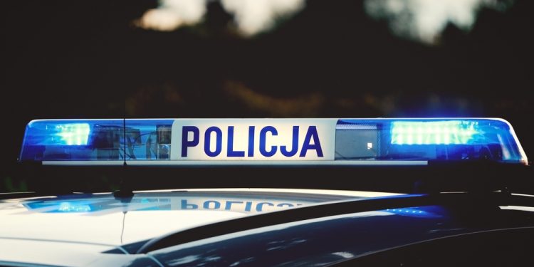 Pijany kierował mercedesem. Został zatrzymany.