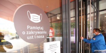 Maseczki w sklepach nadal obowiązkowe
