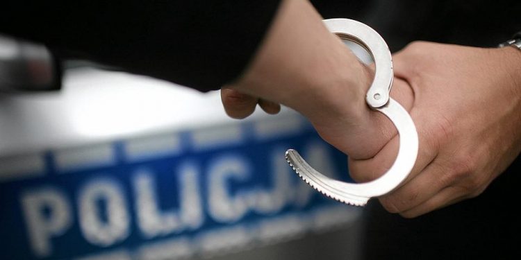 Nie miał maseczki, ale miał narkotyki