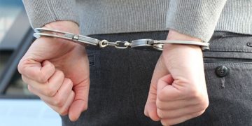 Kobieta zgłosiła interwencję, a mężczyzna pił alkohol w miejscu publicznym