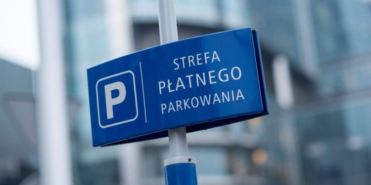 Płatne parkingi? Radny Dzienisiewicz: to sięganie do kieszeni ełczan
