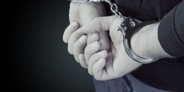 Poszukiwani trafili do więzienia.