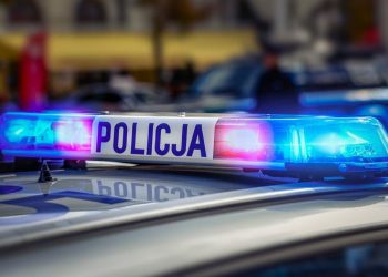 Nietrzeźwy kierowca uderzył w zaparkowane auta.