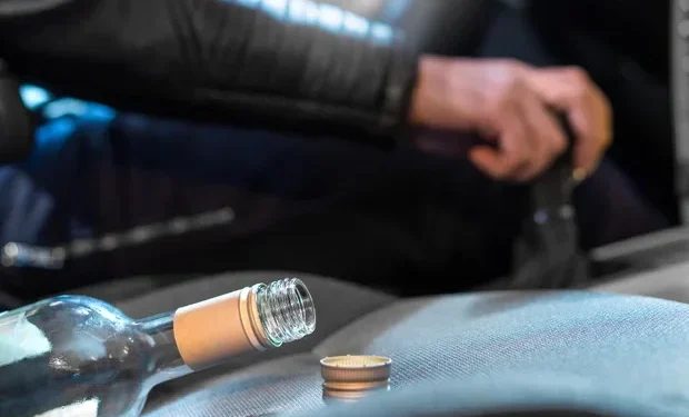 Miał blisko 3 promile i jechał samochodem.