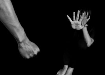 53-latek z zakazem zbliżania się.