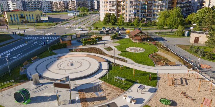 Festyn i otwarcie Montessoriańskiego Ogrodu Sensorycznego