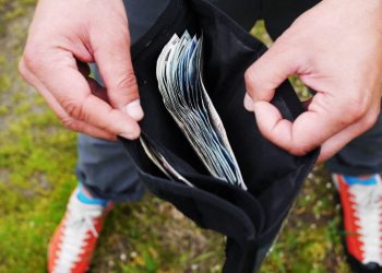 Znalazł portfel i ukradł z niego pieniądze