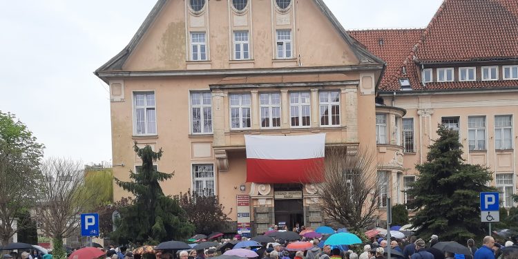 Kijem w mrowisko: Spółdzielcy jak „gimbaza”