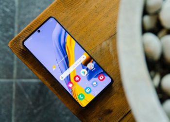 Ukradł telefon, bo usłyszał z niego ładną melodyjkę