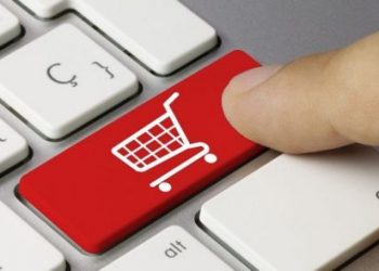 Sprzedawała sukienkę – straciła 4000 złotych