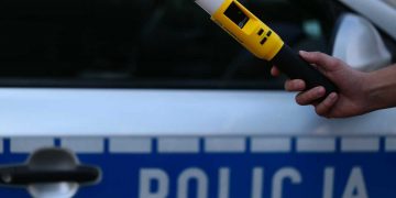 Pijana 25-latka za kierownicą i trzech nietrzeźwych rowerzystów
