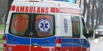 Nastolatek po zażyciu środków odurzających zasnął na przypadkowym balkonie