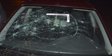 Swoją złość wyładował niszcząc samochody. Szybko został zatrzymany