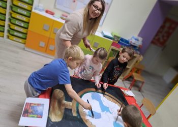 Lokalni artyści już malują obrazy wraz z przedszkolakami ❤️