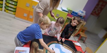 Lokalni artyści już malują obrazy wraz z przedszkolakami ❤️