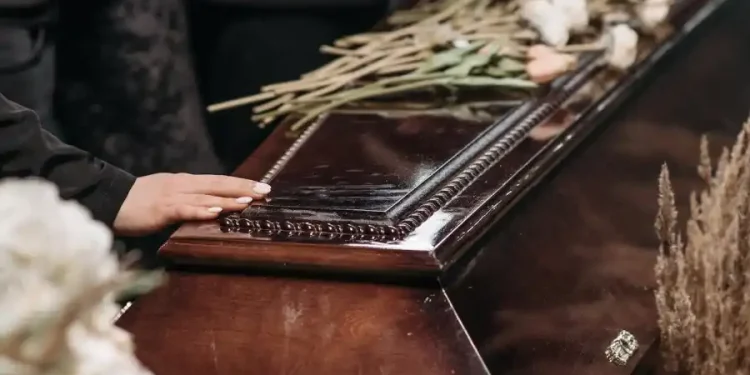 Ksiądz po pijaku chciał odprawiać pogrzeb!