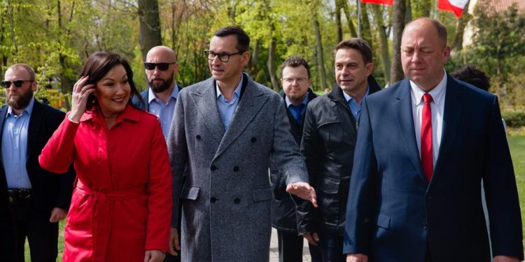 Premier w Olecku: Skończyliśmy z darwinizmem na drogach!