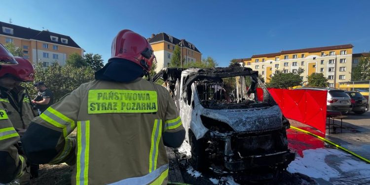 Śmierć w płomieniach w kamperze. Dzieci spały w innym miejscu