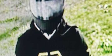 Napadł na bank w Pieckach. Chyba wiedział, że będzie nagranie …