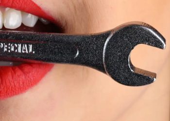 Nagły ból zęba? Jak chcesz na fundusz, to dymaj do Białegostoku albo Olsztyna