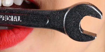 Nagły ból zęba? Jak chcesz na fundusz, to dymaj do Białegostoku albo Olsztyna