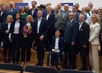 KO odkrywa karty – to asy czy blotki?