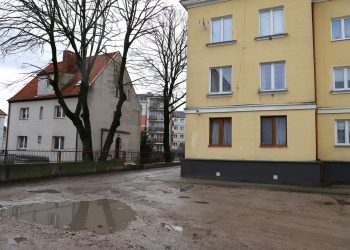 Re-Vita-Lizacja jednego z podwórek w opłakanym stanie