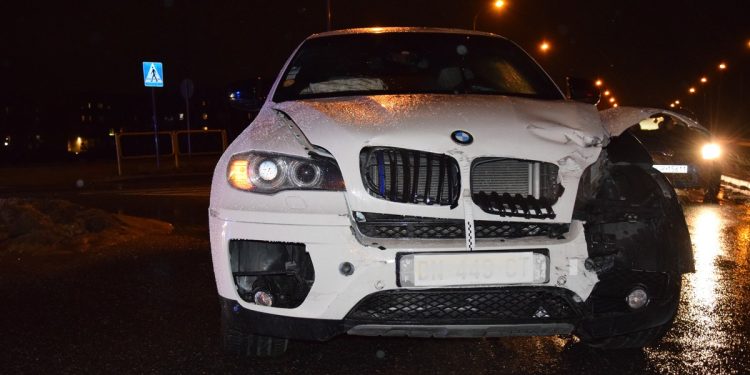Na zakazie, bez ubezpieczenia, z lewymi tablicami – szaleństwa w bmw