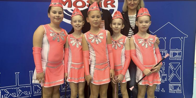 Rety, retki, mażoretki!