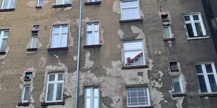 Ciemniejsza strona księżyca, czyli spacerem po Ełku