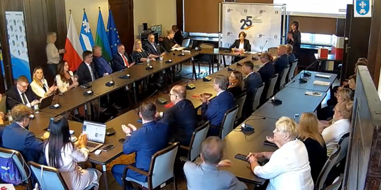 Hej czy wy wiecie, kto ma władzę w powiecie?