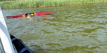 Spora draka. Dał nura z kajaka.