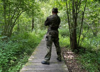 Wrzenie na granicy. Poleciały butelki i kamienie …