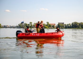 Dramatyczna akcja na Jeziorze Ełckim. Trwają poszukiwania